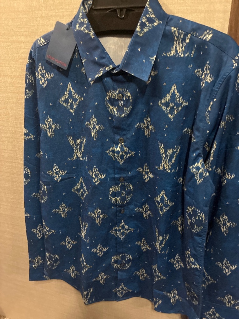 Men’s Versace shirt